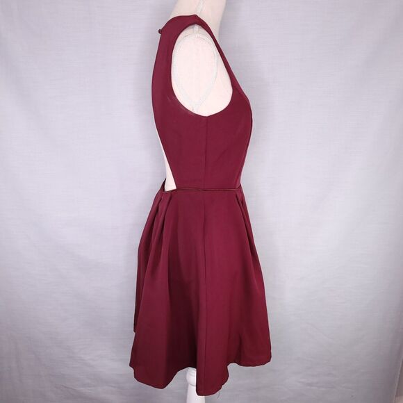 Lulus Dress Womens Small Burgundy Stretch Lined Short Open Back Wedding Prom - Picture 5 of 11